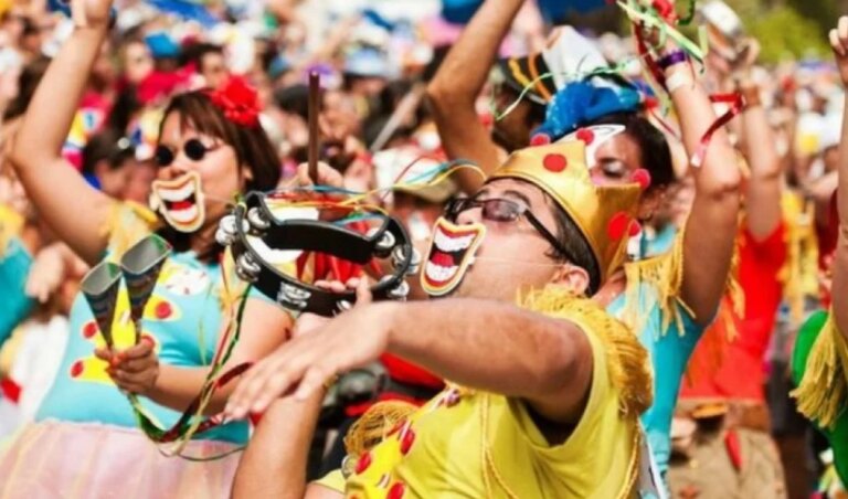 Carnaval: se alguém desmaiar bem na sua frente? Você sabe como agir?