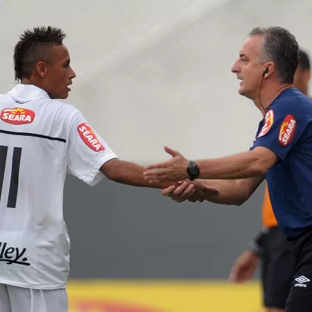Dorival elogia Neymar no Santos