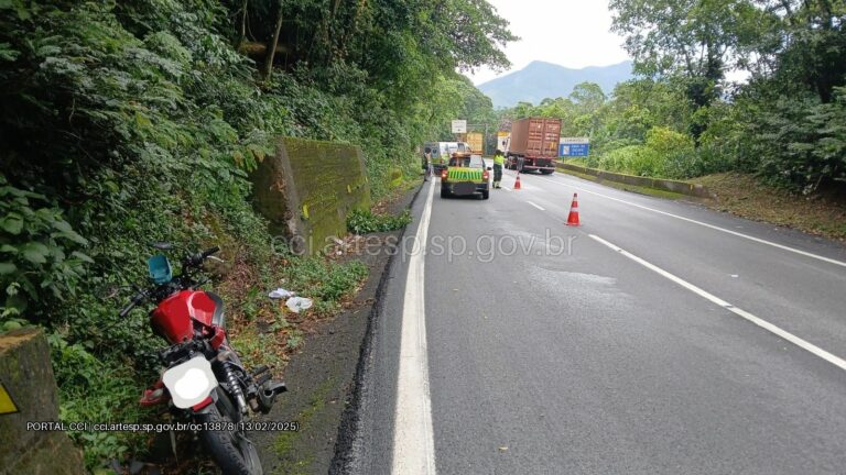 Carreta mata motociclista atropelado e segue viagem sem prestar socorro na Anchieta