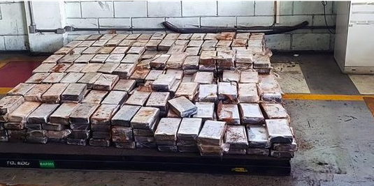 Receita Federal apreende mais de 500 kg de cocaína escondidos em contêiner de café solúvel