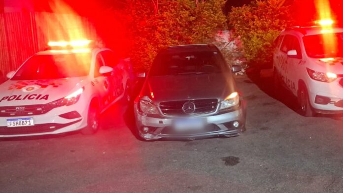 Perseguição a carro roubado termina com prisão de suspeito dentro de matagal em Campinas