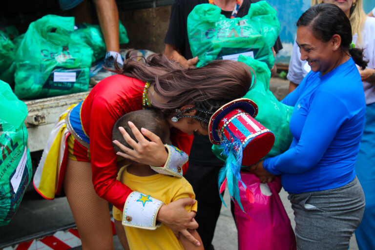 Campanha entre Circo Abracadabra e Fundo Social de São Vicente resulta na doação de alimentos a mais de 600 famílias vicentinas