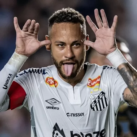 Neymar comemora volta à seleção como jogador do Santos