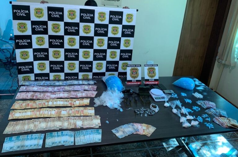 Quatro homens são presos e um adolescente apreendido por tráfico de drogas em Cruzeiro