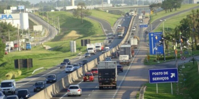 Um milhão de veículos vão passar pelo sistema Anhanguera-Bandeirantes no Carnaval