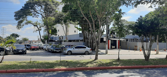 Homem é baleado em posto de gasolina de São José
