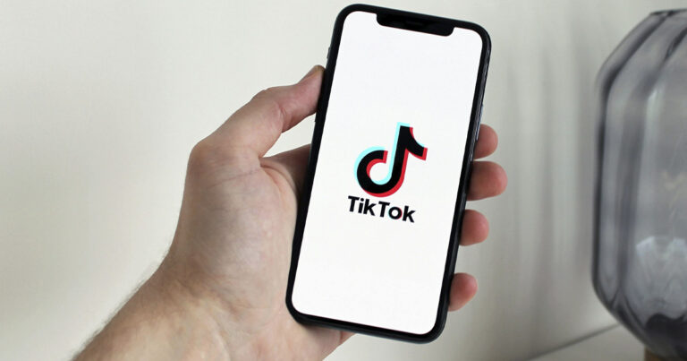 Humor na política pode afetar seriedade da gestão pública, diz professor da USP