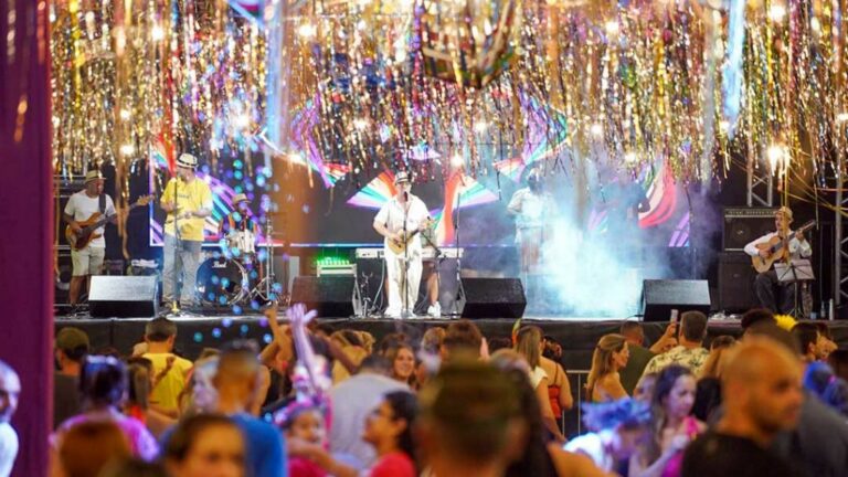 Araçá Folia reúne 3 mil pessoas em um Carnaval de alegria e inclusão