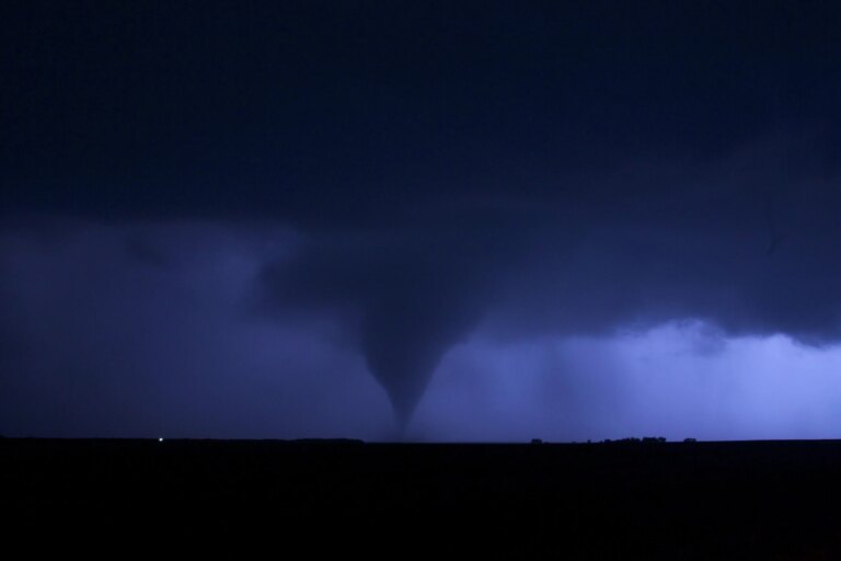 40 pessoas morrem durante tornados em série nos EUA