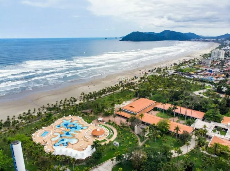 Casal de turistas é atropelado em praia do litoral de São Paulo