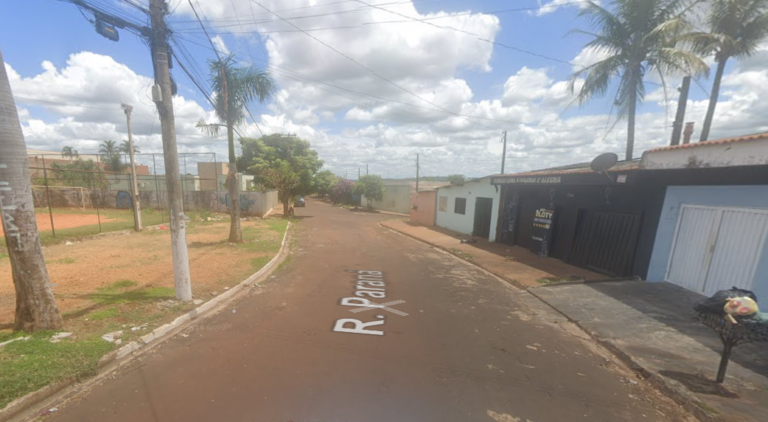 Criança de dois anos fica em estado grave ao ser atropelada por ajudante de motorista na região