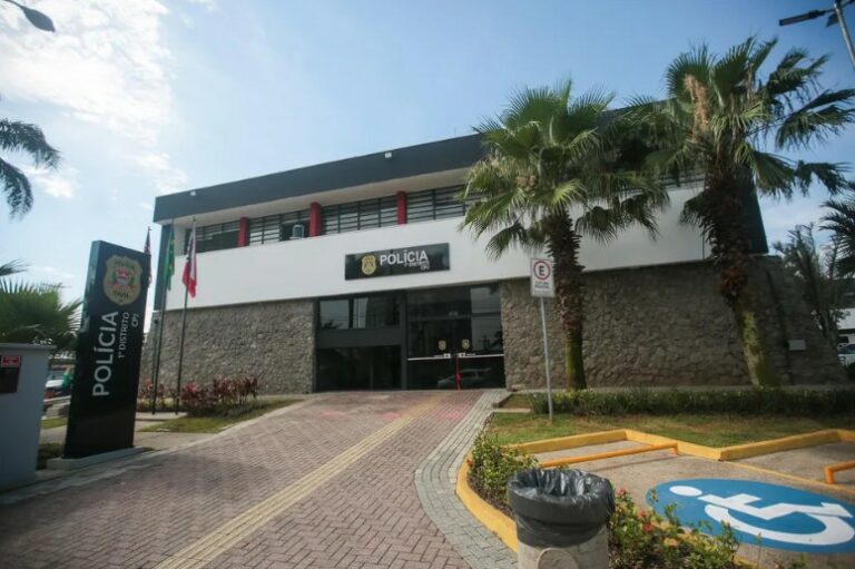 Policial da reserva é sequestrado e agredido por quadrilha em cidade do litoral