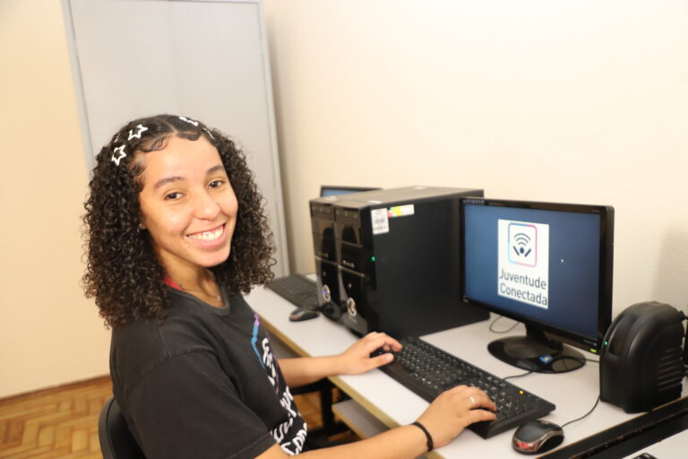 Prefeito Dário Saadi inaugura telecentro na Casa da Mulher Campineira