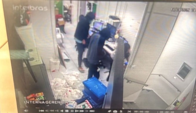 Bandidos armados fazem arrastão em farmácias de Campinas