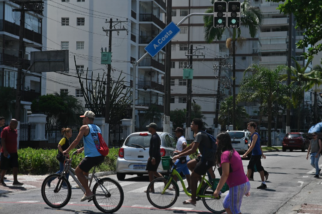 Novas placas são instaladas na Orla de Santos facilitando a localização para turistas e moradores