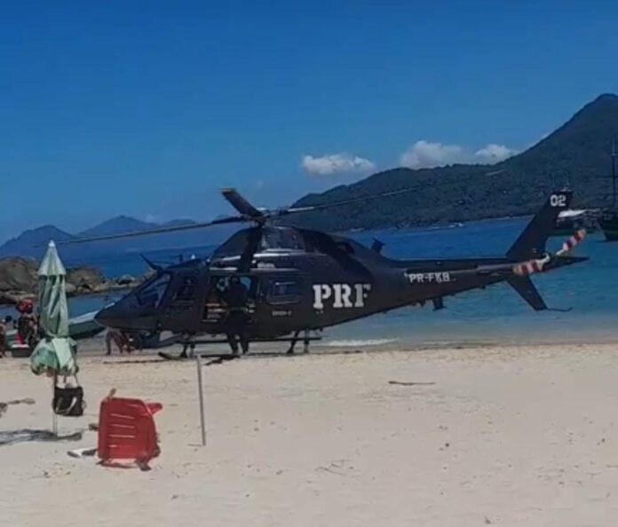 Banhista em parada cardiorrespiratória é socorrido de helicóptero da PRF em Ubatuba