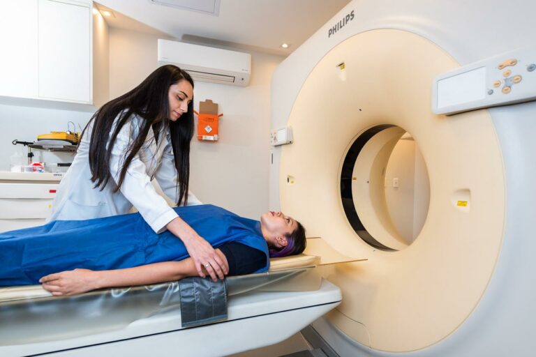 Clínica prepara atendimento especial e prêmios para pacientes neste final de semana em comemoração ao Dia da Mulher; Confira!