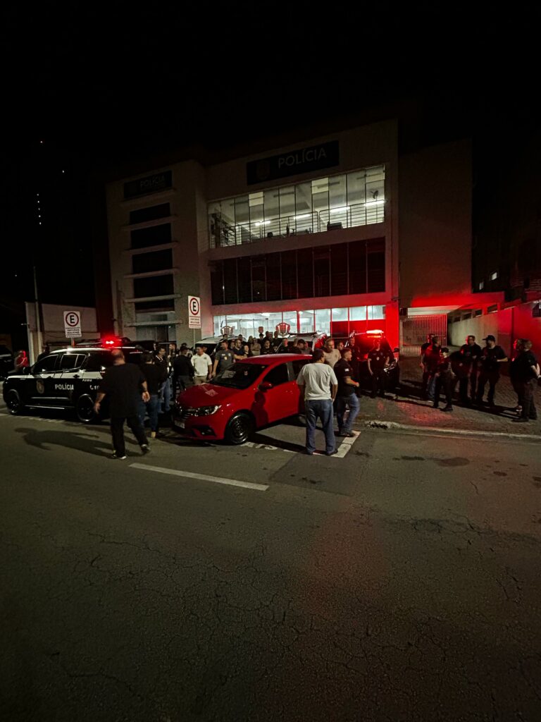 Operação da Polícia Civil cumpre mandados de busca e prisão contra suspeitos de violência doméstica em Caçapava e São José