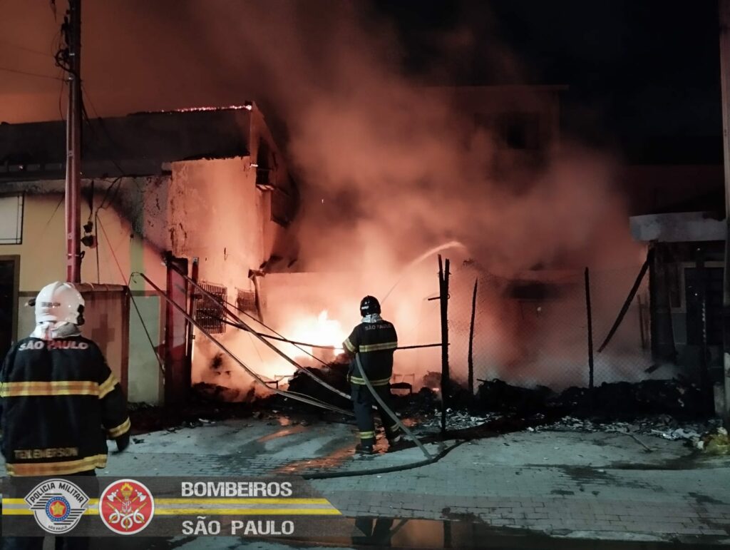 Incêndio em abrigo para pessoas vulneráveis deixa 4 mortos em São José