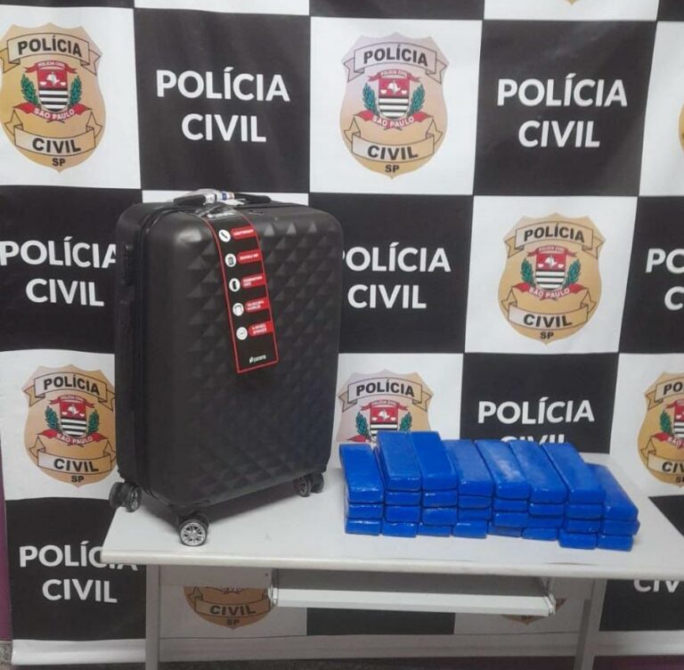 Mulher é presa com 15 kg de droga dentro de mala em Pariquera-Açu, no Vale do Ribeira