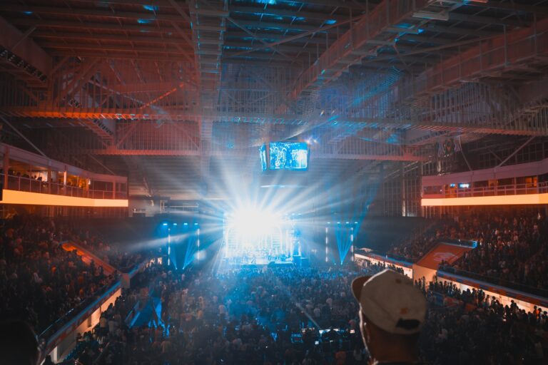 Farma Conde Arena completa 3 anos com programação especial de shows