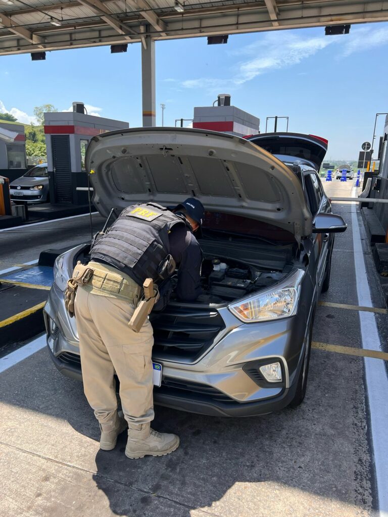 PRF recupera veículo roubado há mais de um ano na Via Dutra em Jacareí