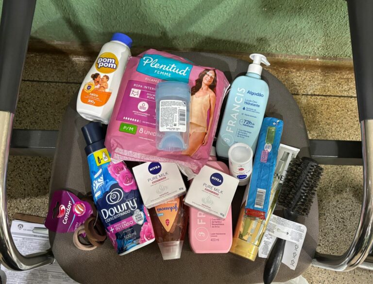 De desodorante à fralda, mulher grávida furta R$ 200 em produtos no Centro e é liberada pela polícia