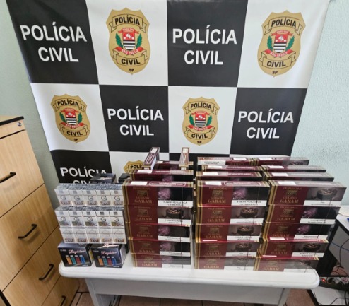 Polícia Civil prende homens em flagrante por contrabando de cigarros em cidade do litoral