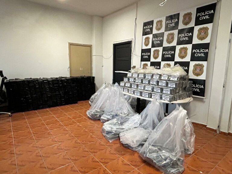 Polícia Civil apreende duas toneladas de cocaína e prende três suspeitos em flagrante por tráfico de drogas no litoral