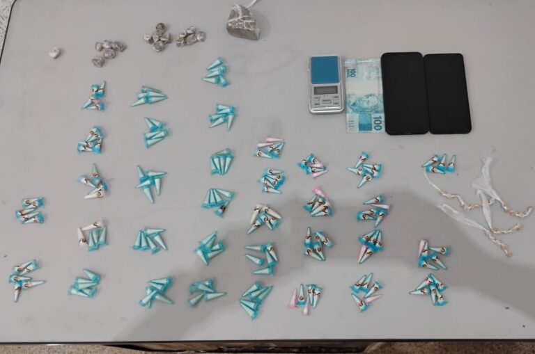 Homem cai do telhado e é detido por tráfico de drogas na favela Mário Covas