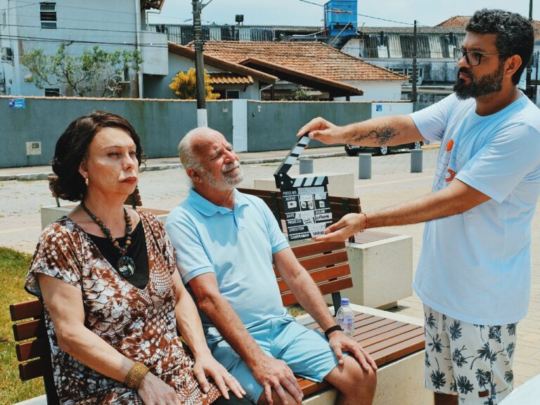 Curta-metragem “Emblema” aborda envelhecimento de pessoas trans e importância de redes de apoio