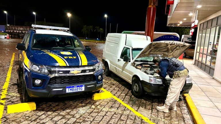 PRF apreende veículo clonado após roubo na Via Dutra em Jacareí