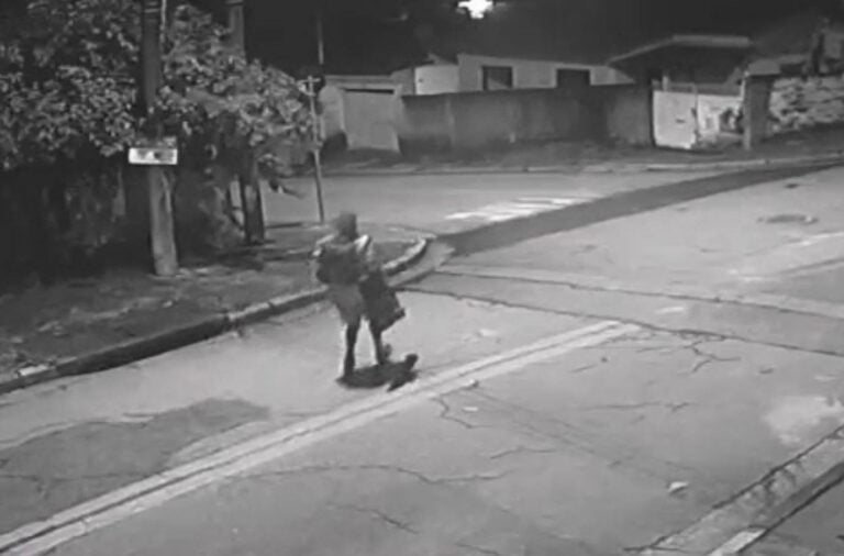 Dupla invade condomínio na Zona Sul de São José e leva eletrônicos e objetos pessoais