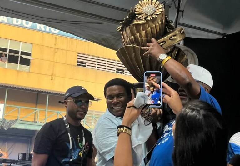 Beija-flor é a grande campeã do  Carnaval do Rio de Janeiro