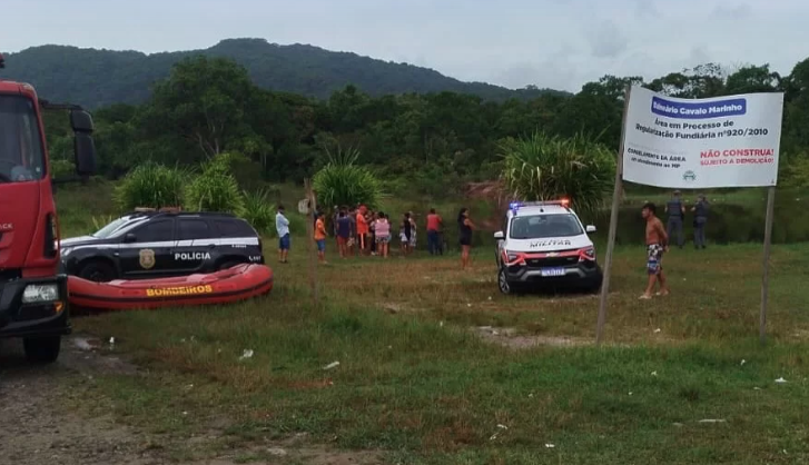 Cadáver é encontrado boiando em lago de Mongaguá