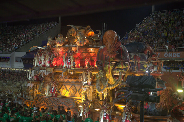 Imperatriz e Viradouro são os grandes nomes do primeiro dia do Grupo Especial no Carnaval do Rio