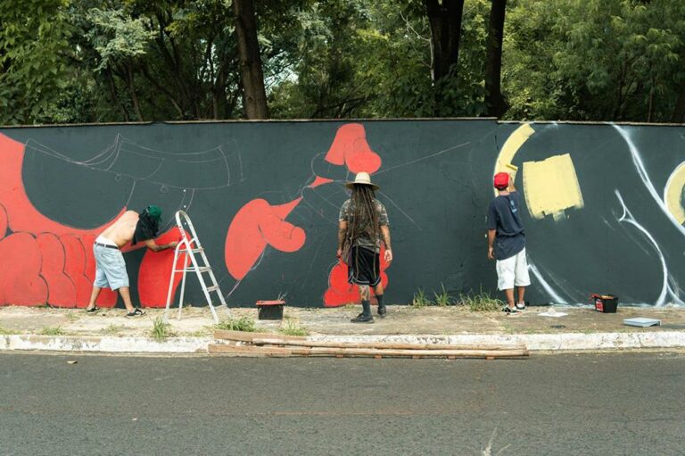 Arte e Resistência no Centro Cultural Campos Elíseos: No Toy Crew comemora 27 Anos com obra coletiva