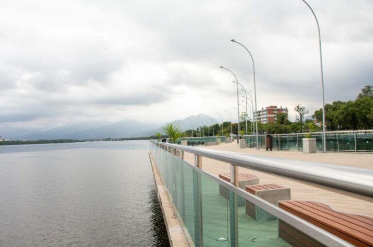 Mês da Mulher promove ‘aulão’ de defesa pessoal no Píer do Casqueiro, em Cubatão