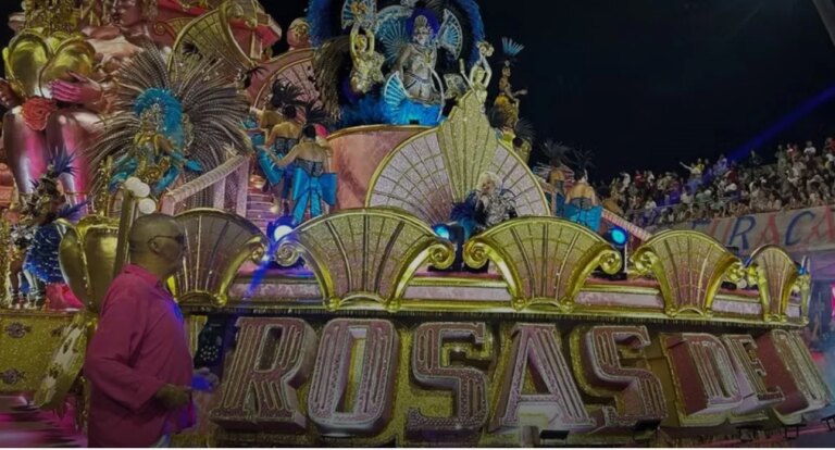 Rosas de Ouro é campeã do carnaval de SP depois de 15 anos