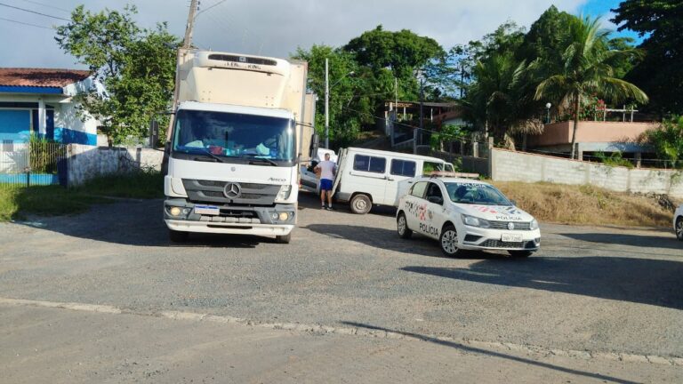 Dupla é presa após roubar caminhão carregado com vacinas em cidade do Vale do Ribeira