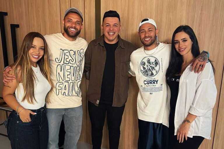Neymar e Bruna Biancardi sediam culto em Santos após suposta crise no casamento