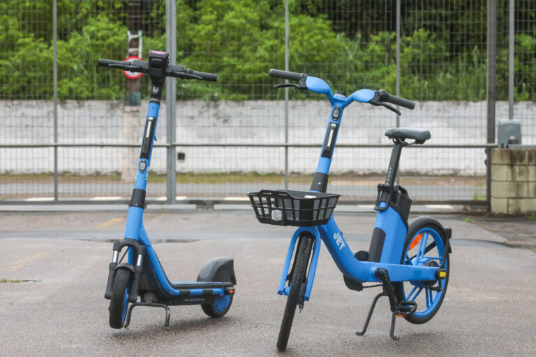 Praia Grande começa a ter serviço de aluguel de patinetes e bicicletas elétricos a partir deste sábado; Confira os pontos
