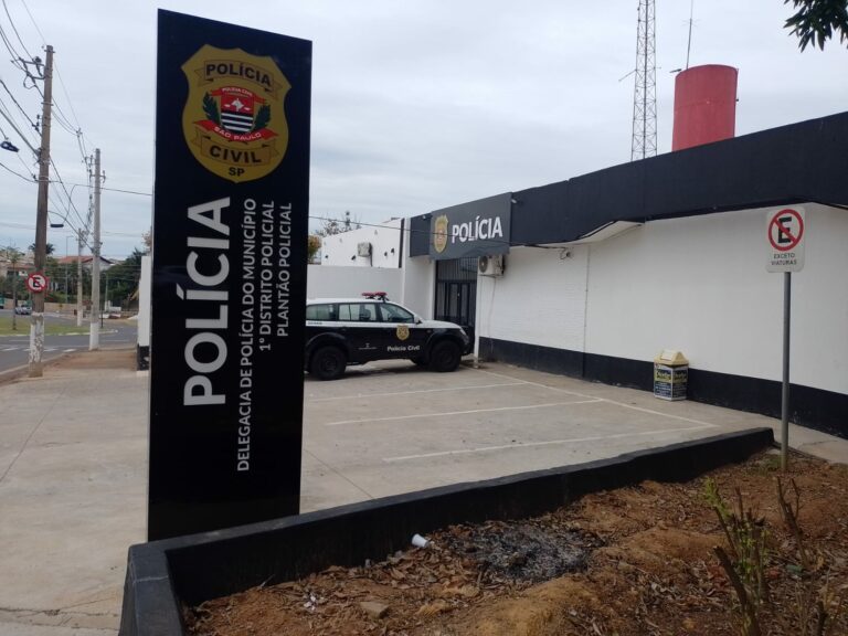 Mulher morre em acidente e motorista foge sem prestar socorro