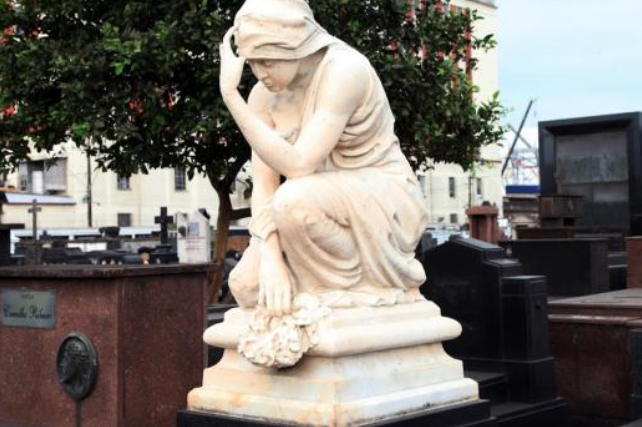 Cemitério de Santos abre inscrição para passeio noturno