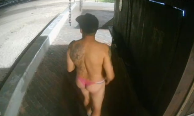 Homem fica pelado em praia de Mongaguá, e é flagrado se masturbando e mexendo com mulheres; VÍDEO