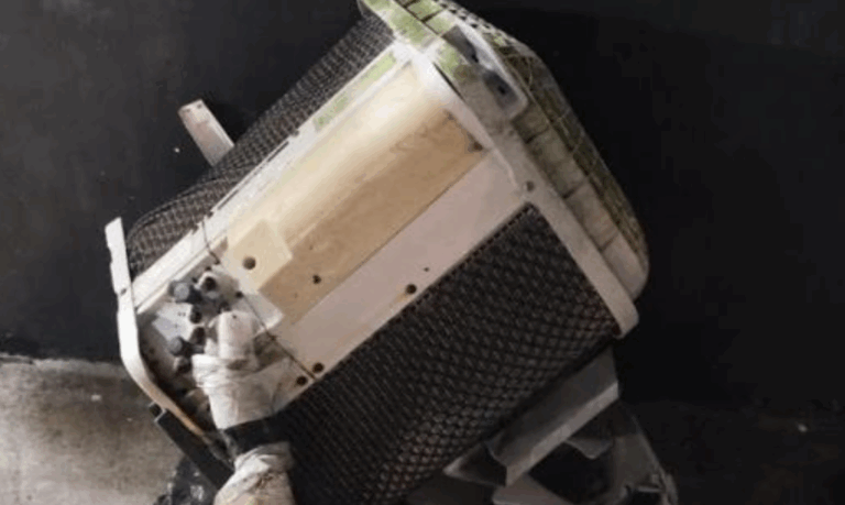 Dupla é detida após furto de celular e homem é capturado com condensador de ar-condicionado em Santos