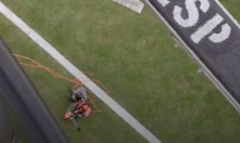 Casal perdido há um dia em área de mata em Cubatão é resgatado por helicóptero Águia