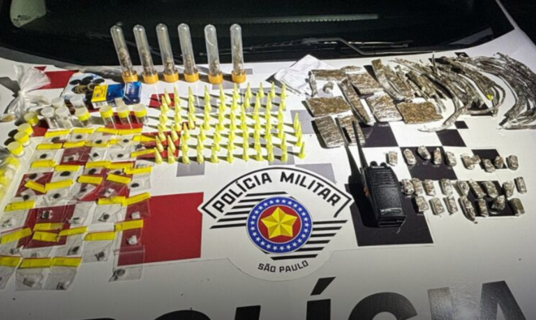 Traficante é preso com mais de meio quilo de drogas próximo a beco de Santos