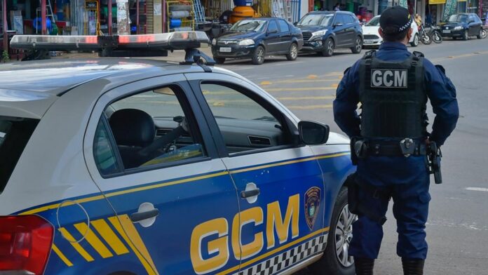 Homem é detido após invadir escola em Taubaté