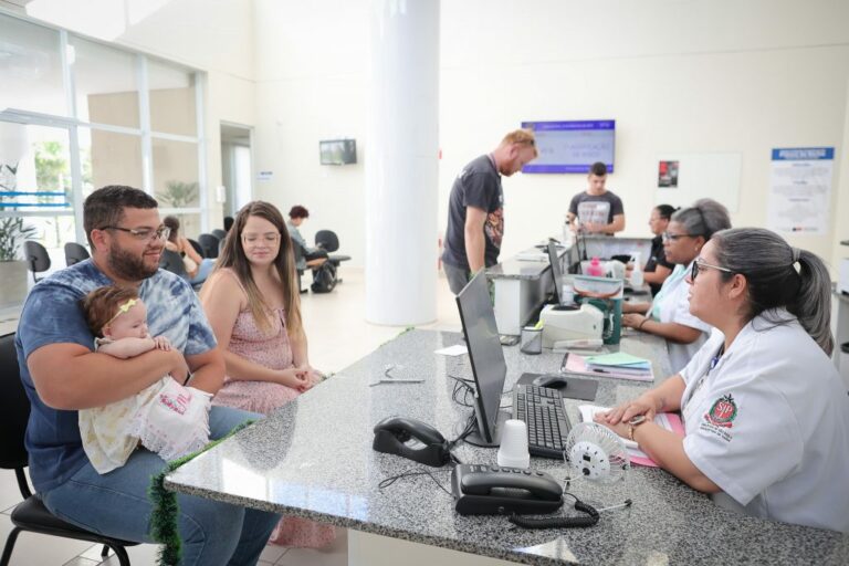 Governo de SP adota ferramenta digital para ouvir pacientes e aprimorar atendimento do SUS; Testes começam em Santos